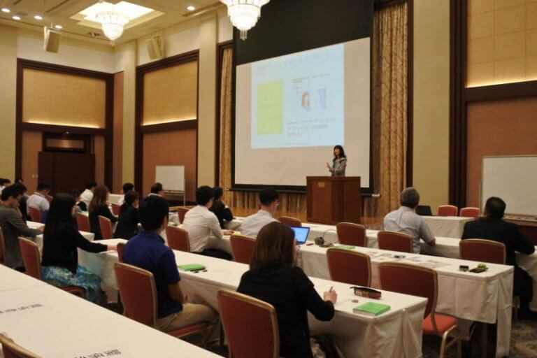 講師紹介の仕方と原稿例文。講演会やセミナーでの司会の準備 一般社団法人 日本おもてなしトレーナー協会